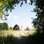 Sedgewell Barn By Wigwam Holidays *